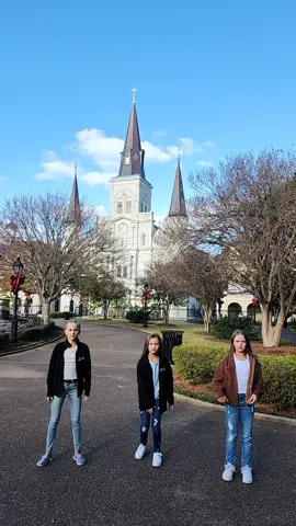 So much chaotic energy in Jackson Square this morning!  I love these girls! #TwiggySmalls #fyp #richflex #justdance #dancetok #competitivedancer #dancemoms @hopemkay @amywagner0513 