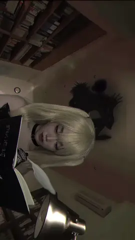 Ryuk just wants an apple. 🍎 #misa#misaamane#deathnote#cosplay
