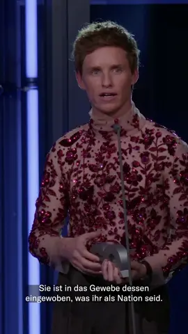 Wer hätte gedacht, dass #EddieRedmayne so ein #Deutschland-Fan ist? #GQAwards #MenOfTheYear2022 #GQMOTY ✨❤️