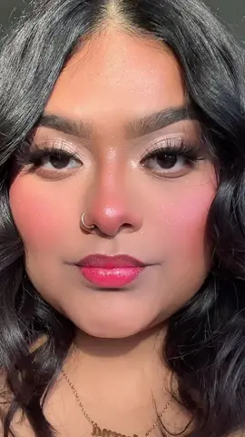 why? 👄 #foryou #fypシ #holidaymakeup #chicana #latinacreator #parati #makeuptransition #christmasmakeup #makeuptutorial #makeup #chicanaartist 
