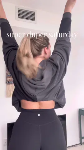 Happy Saturday from your local average lady 🧚🏼 #dailyvlog #vlogs #vlogger #Vlog #grwm #workout #FitTok #GymTok #discipline #productivity #dayinmylife #balance #saturday #weekendvlog #saturdayvlog #rain #nyc #mia #lax 