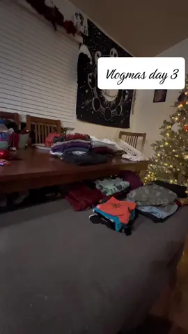 This was my hardest edit but that’s okay because I literally did nothing yesterday 🙃#Vlogmas #555 #🏳️‍🌈 #altmomsoftiktok #sahmsoftiktok #laundryday #saturdaynight #MomsofTikTok 