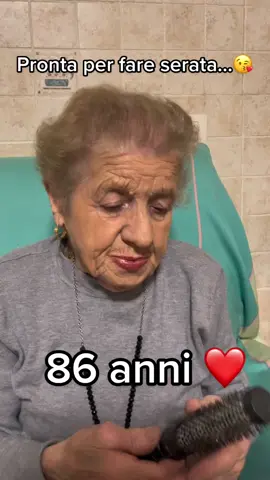 Pronta per fare serata…86 anni ❤️#nonna 