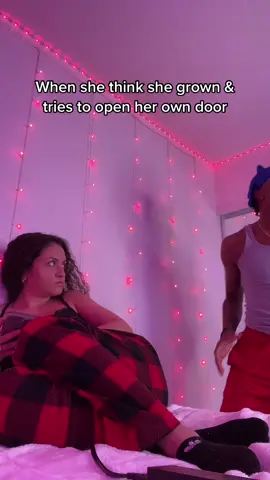 Never touch doors around me #fyp #kenandmel @kenandmeli 