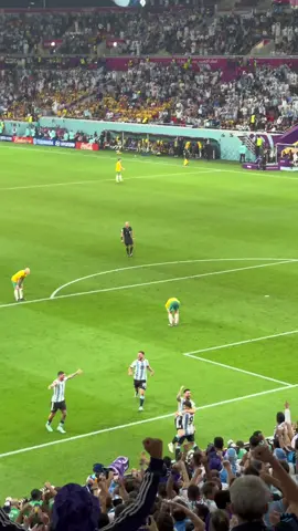 Álvarez scores the second goal for Argentina! Peep the Messi jump hug 🥹 #argentinavsaustralia #worldcup2022 #álvarez #goal #alvarezgoal #futbol #argentina #australia #messi #ahmadbinalistadium 