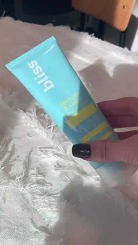 My holy grail during the winter @Bliss 🫶🏼✨  #ugc #ugccreator #ugccontentcreator #ugccreators #ugccreatorsneeded #ugccommunity #ugcvideos #ugcexample #contentcreator #holygrail #handcream #bliss #winter #winterhack #skincare #fyp #fypシ #beauty #beautyhacks 