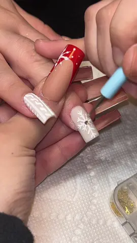 Simple & cute winter set ❄️🤍 #nails #nailtutorial #nailart #gelx #fyppppppppppppppppppppppp #christmas #virał 