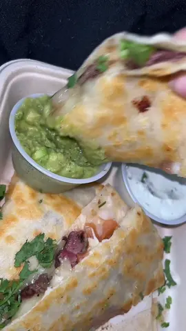 Steak Quesadilla and bacon wrapped jalapeños from Matador 😋 #kayyeats #foodiesoftiktok #eatwithme #mukbangeatingshow #FoodTok #whatiorder #quesadilla 