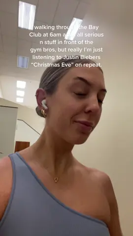 gotta act the part am I right #bayclubsf #gymmusic #justinbieberchristmas #sfgirltok #sftoker #sanfranciscogirls #sfgym #sfguy 