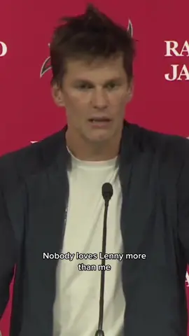 Tom showing Lenny some love #tombrady #bucs #nfl 