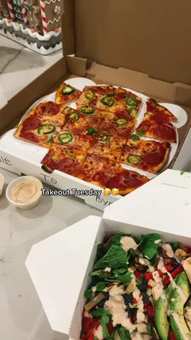 calories don’t count while ur pregnant… right😊😊#fyp #goodeats #Foodie 