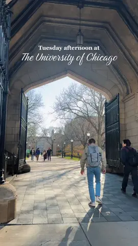 Out n about per usual 🫶🏻 #uchicago #chicago #collegevlog 