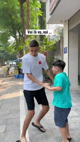 Cười người hôm trước hôm sau người cười. Quả báo đấy 😂 @Rufino Aybar (Tây Ba Lô) @Bố Tây ba lô #andreaaybar #beatoflife 