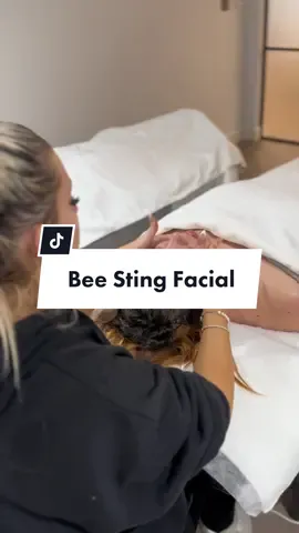 Our fabulous trainee doing an amazing job at our Bee Sting Facial 😍🐝 how Heavenly does this look??   #facial #facialtreatment #skincarefacial #trendingsong #trending 
