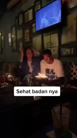 lagu ulang tahun anti-mainstream. boleh coba buat temennya 😂😂#fyp #biarrame #ulangtahun #birthday #birthdaysong #asikinajaa 