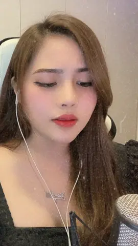 Cho em tựa vào vai anh có được không ? #nganngancover 