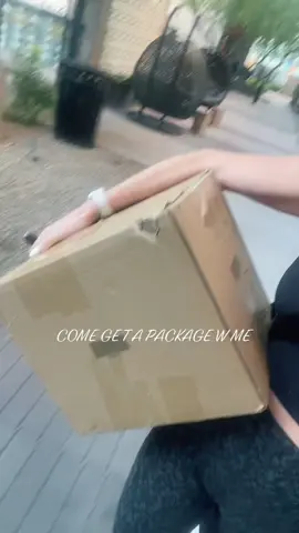 package pick up days are always the best🤍 ••••••••••••••• • • • • ••••••••••••••• #package #haul #winterfashion #winteraesthetic #makeup 