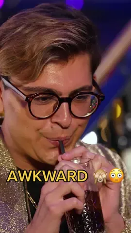 Potentially the most awkward and long-winded pieing you'll ever see 🙈 #CelebsGoDating 