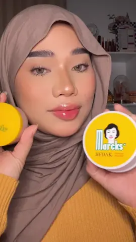 Siapa yang suka pake bedak legend ini juga ?? coba komen kenapa kalian suka bedaknya@Marcks Cosmetics Official  #SetiaMerawatCantikMu