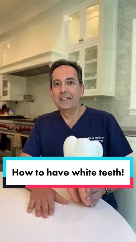 Do you want to have white teeth?! #whitening #teeth #celebritydentist #flossing #toothbrush #CleanTok #dentist #hack #smile #toothpaste 