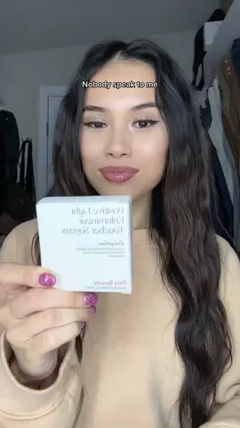 I’m never filming an unboxing again #rarebeauty #rarebeautyhighlight #selenagomez 