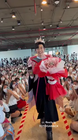 ยินดีกับพี่บัณฑิตสุดหล่อป้ายแดงด้วยน้า คนเก่งของพวกเรา 👊🏻🤍🌻 #OffroadGraduationDay #LAZ1 #ออฟโรด #offroadKTP #ออฟโรดกันตภณ 