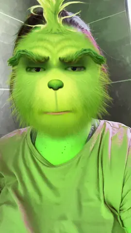 When you send your man Grinch memes from the toilet cos your 9 month pregnant and might as well cut out the middle man 😂 #grinch #christmas #toilet #couplegoals #9monthspregnant 