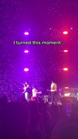 #bigtimerush #btr #btrforevertour #forevertour2022 #bridgeport #boston #fyp #music #concerts #ornaments #christmas #kendallschmidt #carlospenavega #jamesmaslow #loganhenderson 