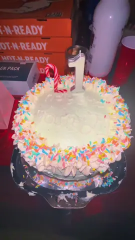 Katie’s 21st birthday! much love for you!! 💕 #21stbirthday #bakingtherapy #dormbaking #fyoupage  #fypage @Katie Ticas 