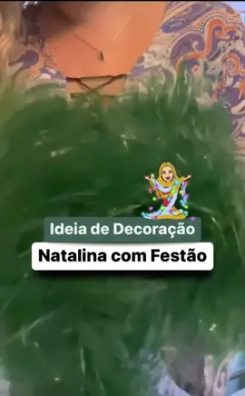 Você sabia que o Festão é uma peça coringa na Decoração de Natal❓🎄  Dá uma olhada nessa ideia de decoração de parede feita com ele e já SALVA para rever quando quiser❗️  👉🏻 Nessa Decoração eu usei somente festão, enfeites natalinos e fita dupla face❗️  Já curtiu essa inspiração linda e fácil de você reproduzir na sua casa❓🎄  E aí gostou❓Me conta nos comentários… 👇🏻😘  #annadecora  #festao  #d#decoraçãodecoracaodenatal  #n#natal2022natal  #lojaonline  #mesaposta  #itaunamg  #ideiasnatalinas  #decoracaonatalina 