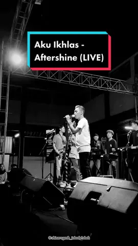 Aku Ikhlas || Coba ceritain ke mimin, perasaan kamu pertama kali nonton konser nya Aftershine?? 🔥🔥🥰🥰  📸 JiwaNusantara Follow instagram dan tiktok @AFTERSHINE OFFICIAL , @shinersgenk_jabodetabek 🖤 #ngaftershine #aftershine #aftershineofficial #aftershinetekansemene #aftershinesikatmangkat #shinersgenk #shinersgenkjabodetabek #buruhcod #yowesmodaroaftershine #aftershineftdamarade #aftershinefthappyasmara #akuikhlasaftershine #hasantoysss #akusinglungo #piyekabarmu #piyekabarmuaftershine #yogyakarta #yogyakartacity #yogyakartaistimewa #slemanyogyakarta #slemanjembarjogjaluasjomblobebas 