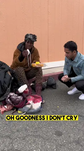 Homeless Lady Cries after getting help from Stranger (Act of kindness) Part 1
