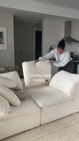 happy sunday 🤍 #cleanwithme #sundayresetroutine #cleaningtiktok 
