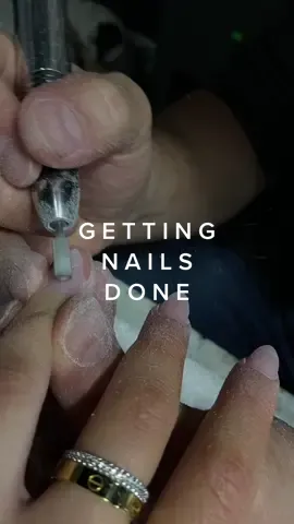 come with me to get my nails done #nailtok #gettingnailsdone #nails #haileybieber #chromenails #nailart 