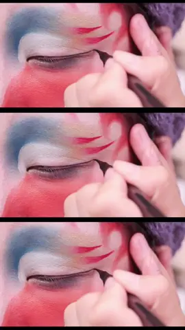 Wow 🤩 #makeup #makeuptransformation #makeuptutorial #eyemakeup #creativemakeup #makeupartist #fyp 