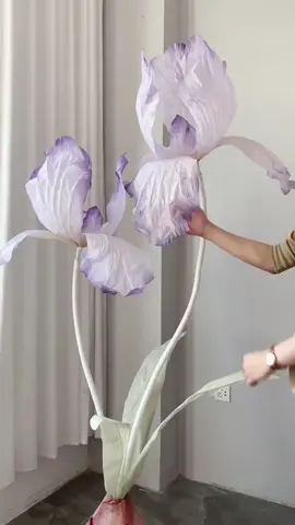 Giant iris making process#homedecor #artificialflower #floraldesign #giantflower #HomeDecor #flowerdecoration #flowerdesign #makeprocess #giantflowers #beautifulflowers