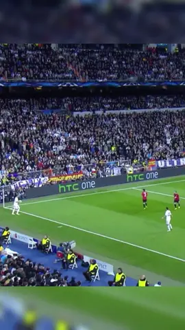 Ronaldo jump vs Man utd in 2013 ✈️#foryoupage #cristiano #ronaldo #siuuuu #cr7 #realmadrid #vs #manutd #2013 #fyp #viral #viraltiktok #goviral #fypfyp #fypviral 