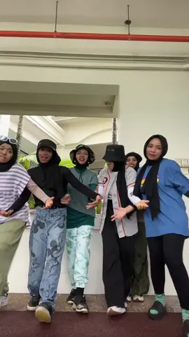 Ini iyyah yg ketutupan😅 Grateful🙏❤️ My girls @SajidahHalilintar @Fatim @iyyah @sohwa halilintar Saleha #fyp