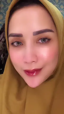 Ini worth it banget untuk ada di pouch makeup kalian #otwoomascara #otwoo 