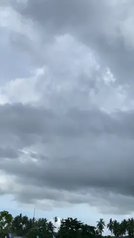 Pesawat tempur TNI AU Sukhoi 27/30 di acara puncak Hari Nusantara #sukhoi #tniauindonesia #kerenbanget #wakatobiisland #harinusantara2022 #kendarisulawesitenggara #kendari #sulawesitenggara 