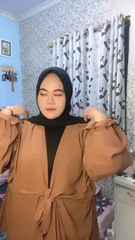 #flks siapa bilang gendut nggak bs pakai outfit bagus ??? 🤪 Cek keranjang kuning ya besti🙆🏻‍♀️ #flks #outfitbigsize #outfitbigsizeberhijab 