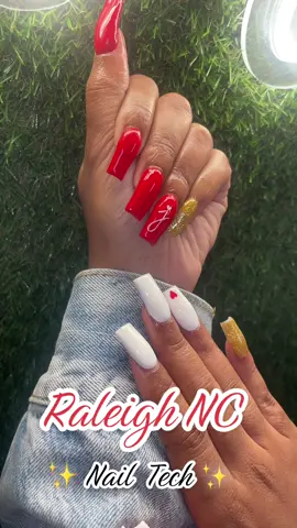 If you’re in Raleigh NC come check me out 😍✨💅🏽 Instagram: @nailsxijm  #raleighnails #rdunails #nailtech #nailsfyp #christmasnails #nailart #fyp 