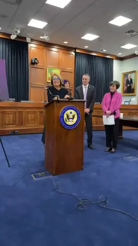 Today I’m in Washington DC introducing the Find it Early Act with Rep. Rosa DeLauro and Rep. Brian Fitzpatrick. This legislation would ensure all health insurance plans cover screenings, mammograms, breast ultrasounds and MRIs with no cost sharing. #breastcancerawareness💕 #BreastCancerAwareness #earlydectection 