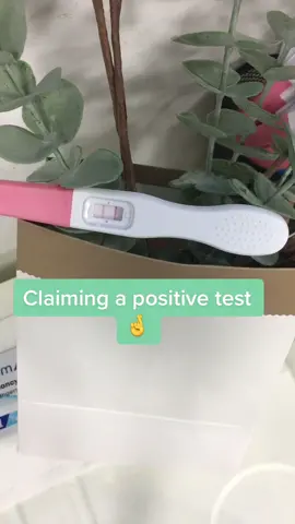 Claiming a positive test 🤞#pregnancytest #pregnancytestresults #earlypregnancy #earlypregnancytesting #pregnancysymptoms #mommedbaby #mommedttc #mommedtest #ttccommunity #ttcsisters #ttctips #fyp #foryou 