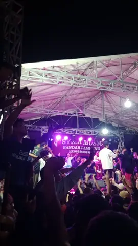 @rofasallendra @SYILA_MUSIC live palembapang,kalianda🤪#orgenlampung #syilamusicbandarlampung