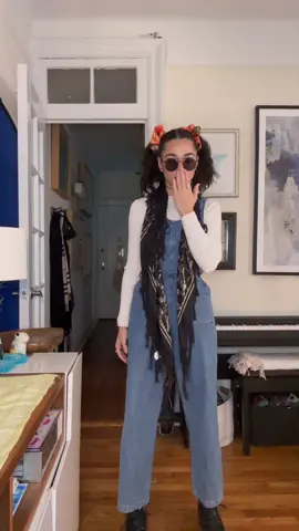 What is this look giving? 