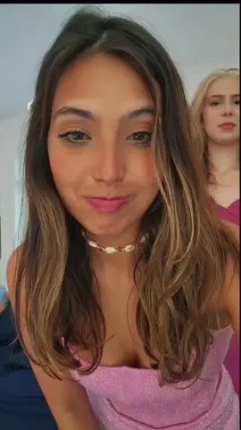chocada pq antes a gente tava falando de uma pessoa com P jakakakakak eu tô chocada que terror (A giulia apertando na hora errada kkk) 