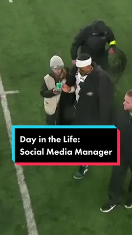 Should we check in with the rest of the social team next? #football #eagles #socialmediamanager #socialmedia  
