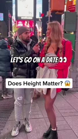Major W 😱💕 She Like People Who are OutGoing 👀 #publicinterview #height #heightdifference #fortheboys #viral #fyp 