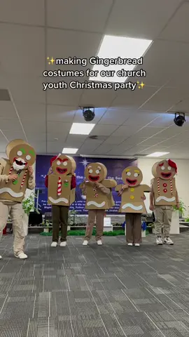 and yes, we won best group dressed 🏆💪 #gingerbread #costume #christmas #christmasparty #gingy #muffinman #themuffinman #shrek #DIY #foryou #foryoupage #fyp #fypシ 